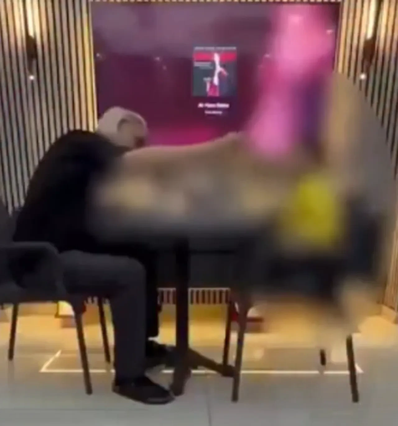 İzmir’de rezalet: Oğlunu alkol masasına oturtup paylaşan baba gözaltında! Suç dosyası kabarık çıktı!