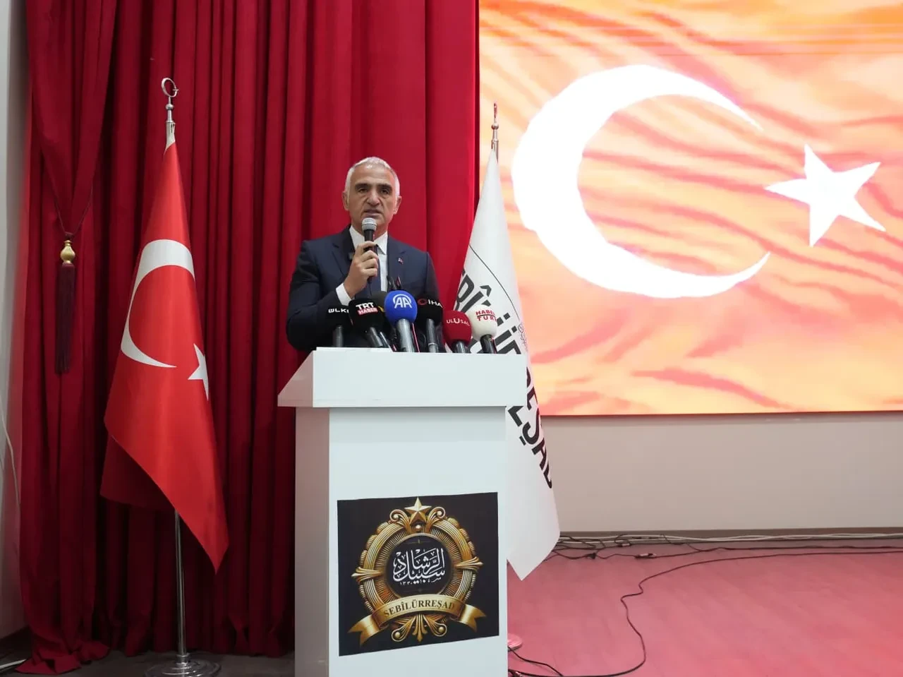 Kültür ve Turizm Bakanı Mehmet Nuri Ersoy'dan İstiklal Marşı sözleri: 'istiklal Marşı, milletimizin ebedi karakterinin en güçlü ifadesidir'