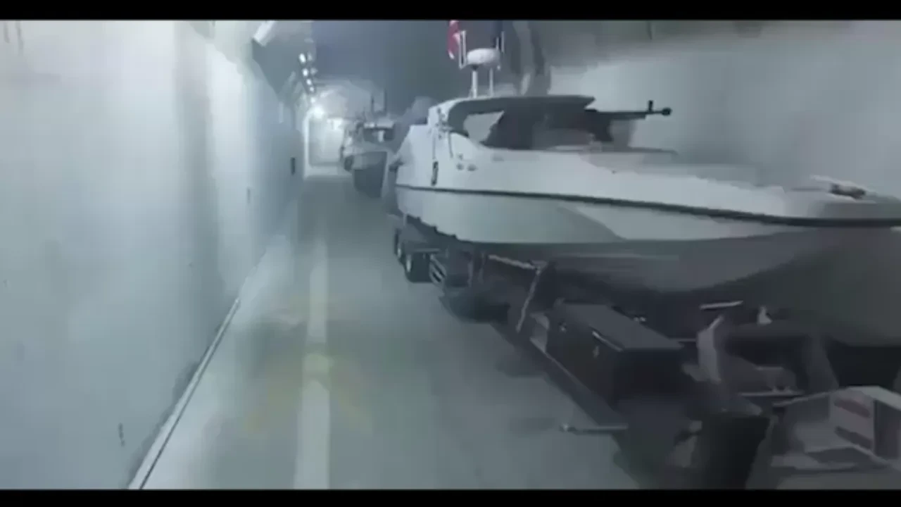 Mayın gemilerini vuran ABD'ye, İran'dan sınırsız sayıda deniz intihar dronuyla cevap