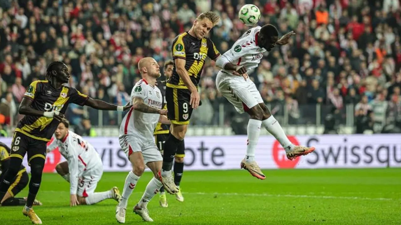 Samsunspor Rayo Vallecano'ya UEFA Konferans Ligi Son 16 turu ilk maçında mağlup oldu