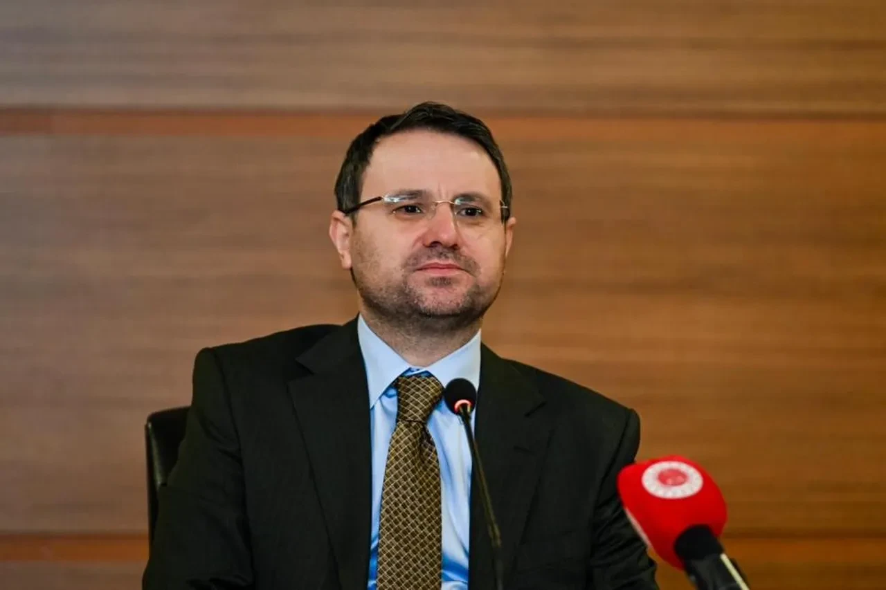 Adalet Bakanı Akın Gürlek toplumun yükselen eleştirisi için söz verdi: Adalet güçlüden yana algısını hep birlikte kıracağız