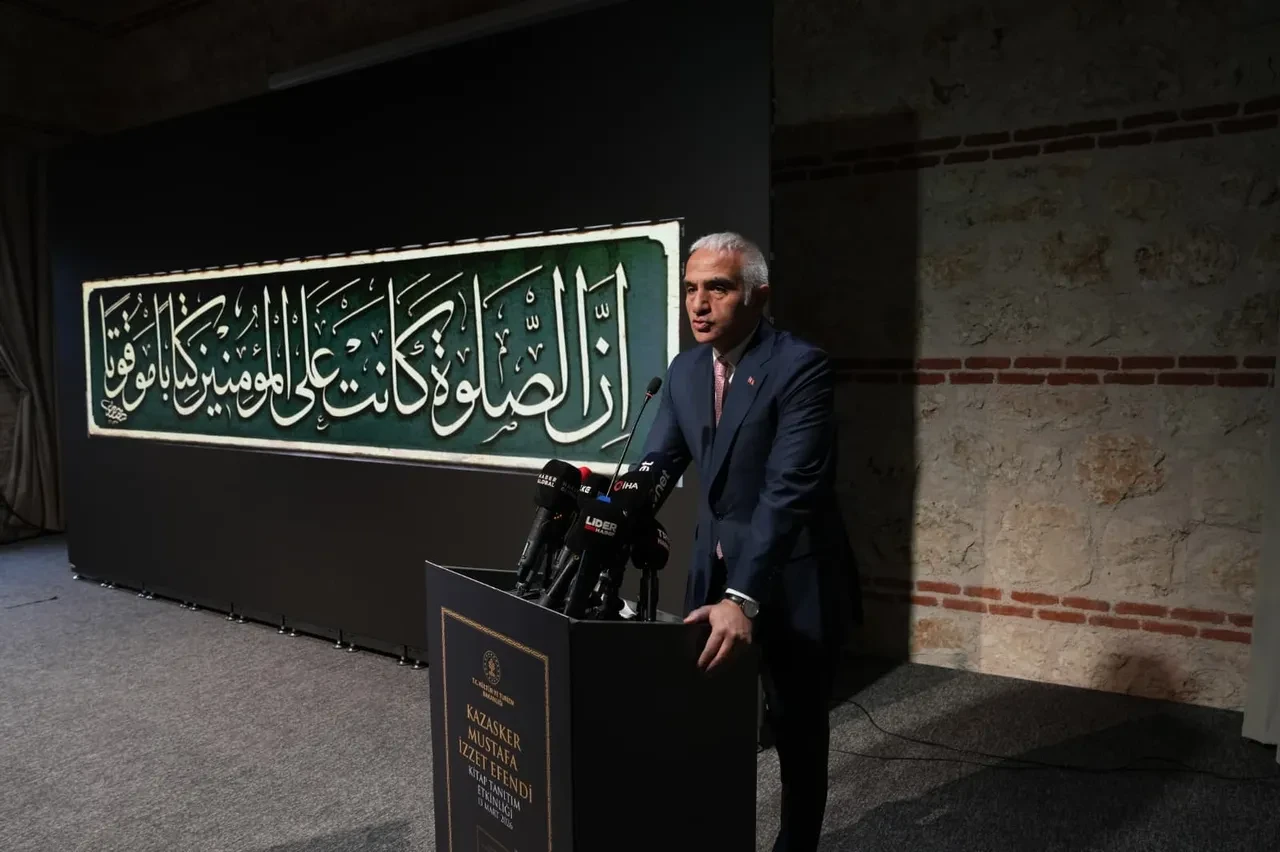 Ayasofya’nın Hattatı 'Kazasker Mustafa İzzet Efendi'ye büyük vefa!