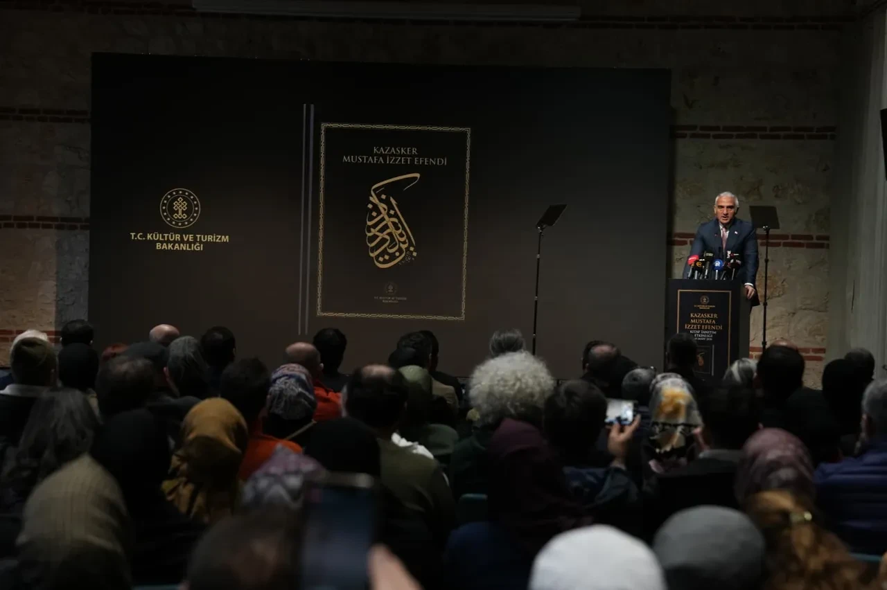 Ayasofya’nın Hattatı 'Kazasker Mustafa İzzet Efendi'ye büyük vefa!