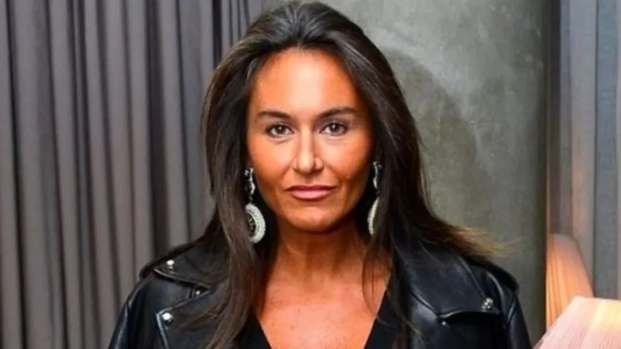 Eda Taşpınar'ın dudak uçuklatan tasarım ayakkabısı sosyal medyaya damga vurdu! Los Angeles paylaşımına eleştiriler çığ gibi