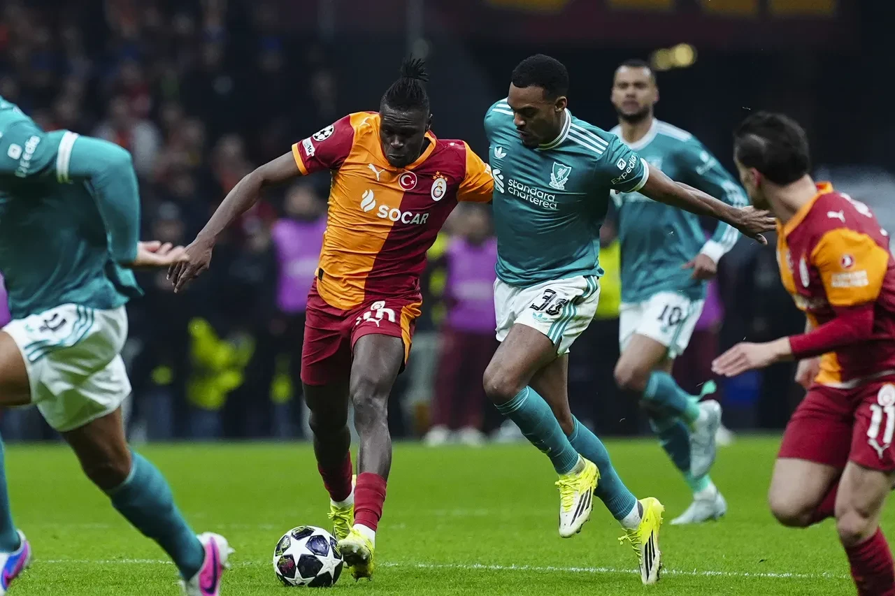 Galatasaray'da transfer hareketliliği! Napoli kapıyı çaldı: Cimbom'un yıldızına Conte kancası