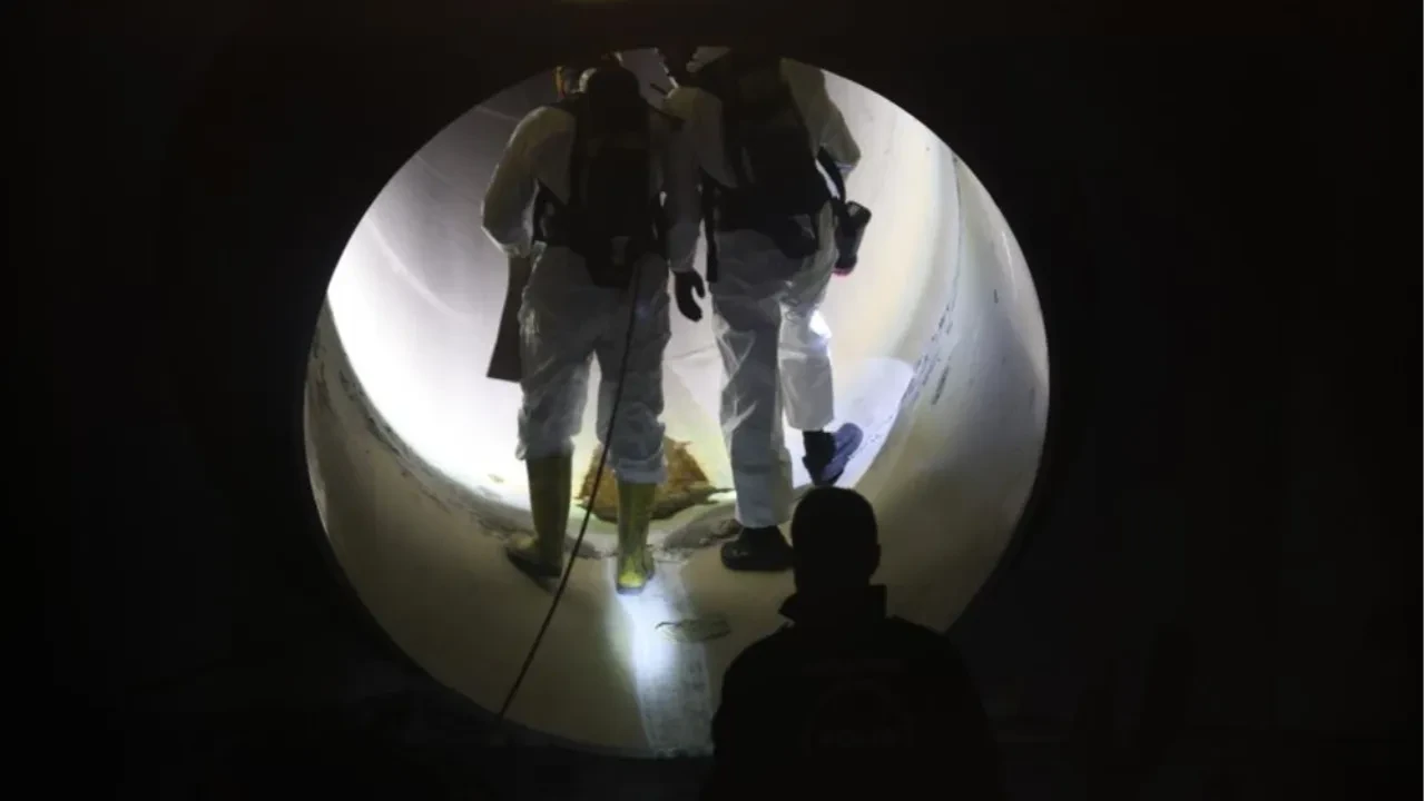 Kaçış planları filmleri aratmadı! Çaldıkları bilezikler imitasyon çıktı: Şaşkın soyguncular kanalizasyonda yakalandı