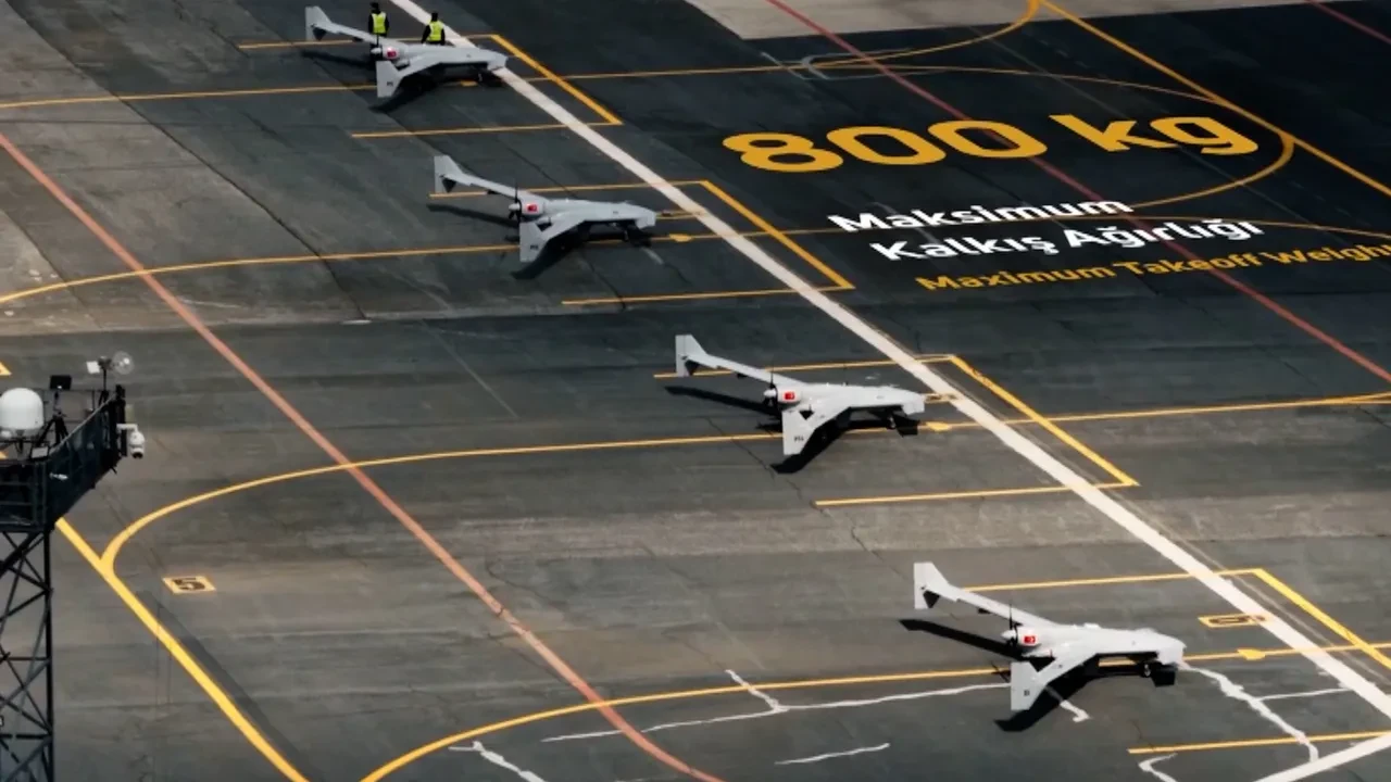 Baykar'ın dev kamikazesi K2 duyuruldu! 2 bin kilometre menzil, 13 saat havada kalış