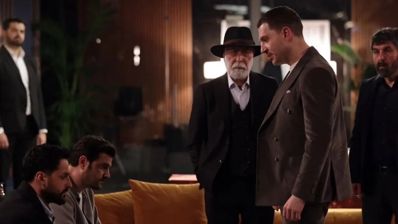 Burak Çelik Yeraltı dizisinin kadrosuna dahil oldu! Başarılı oyuncunun rolü merak ediliyor!