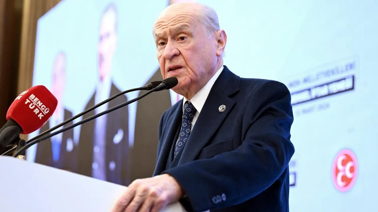 Devlet Bahçeli Türkiye'nin dış politikada izlemesi gereken yolu 5 maddeyle açıkladı: Dağınık tepkiler yerine stratejiyle hareket etmeli