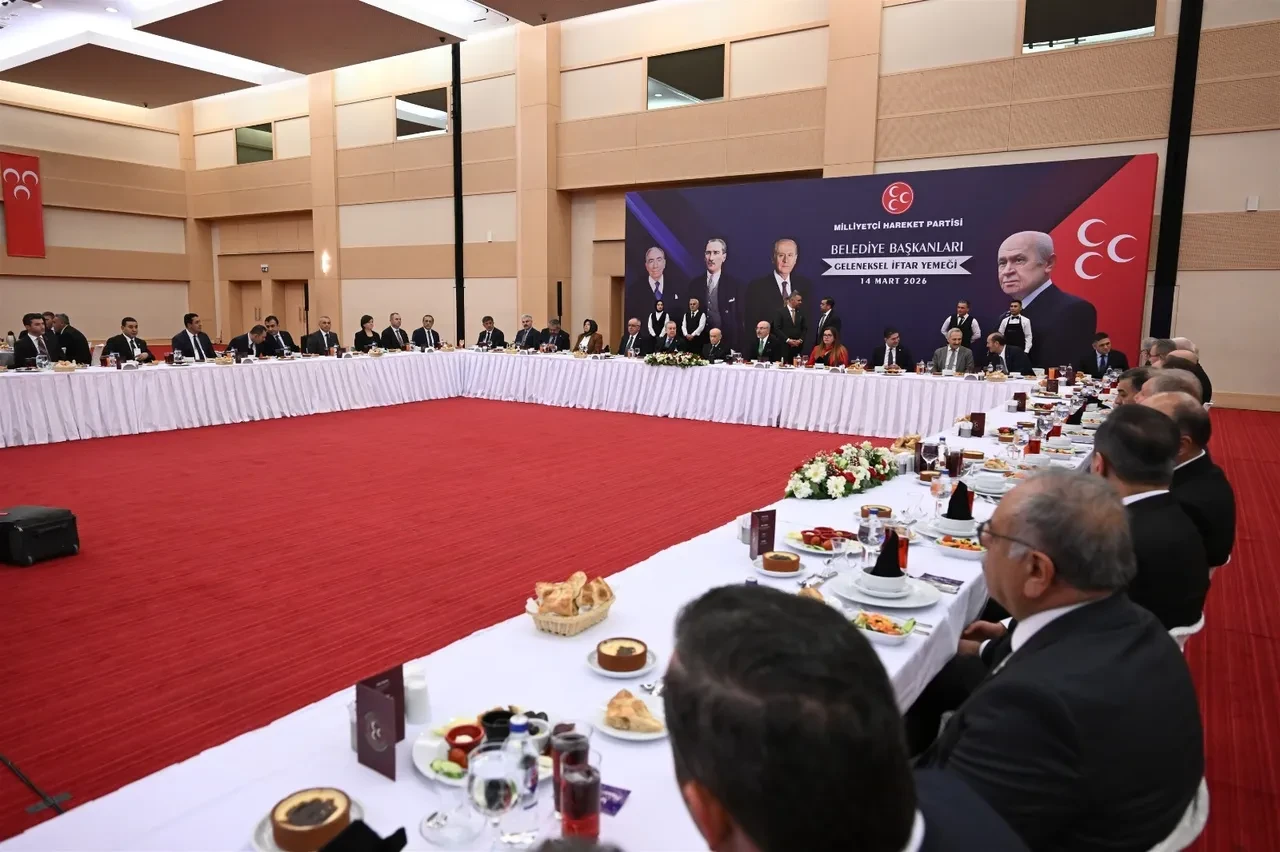 Devlet Bahçeli Türkiye'nin dış politikada izlemesi gereken yolu 5 maddeyle açıkladı: Dağınık tepkiler yerine stratejiyle hareket etmeli