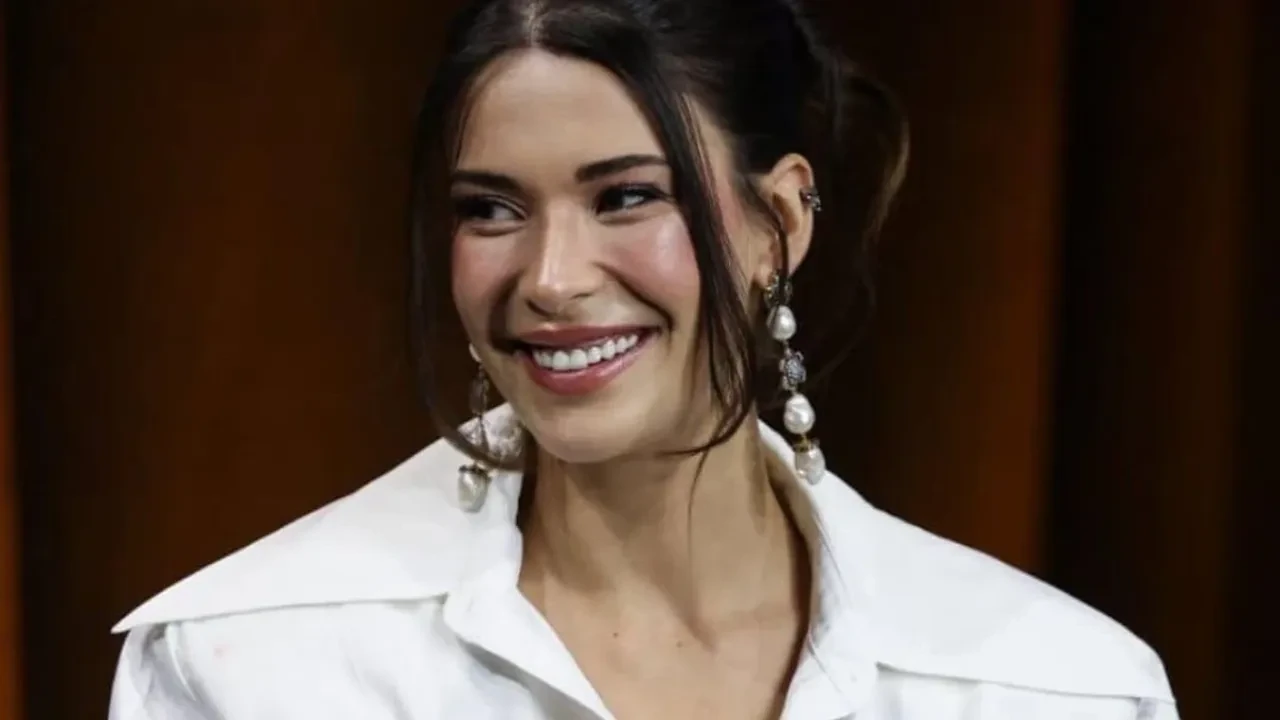 Devrim Özkan Ezel’in ikonik müziğini çaldı! Sosyal medyada gündem oldu