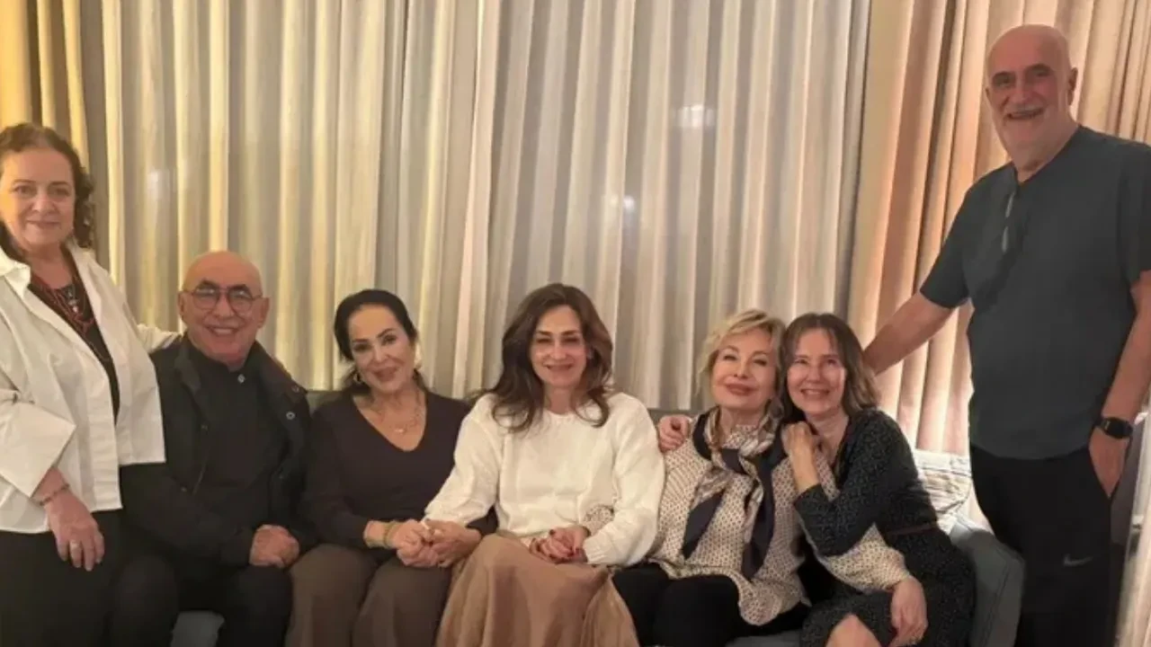 İkinci Bahar kadrosu yıllar sonra buluştu! Sanat dünyasının devleri