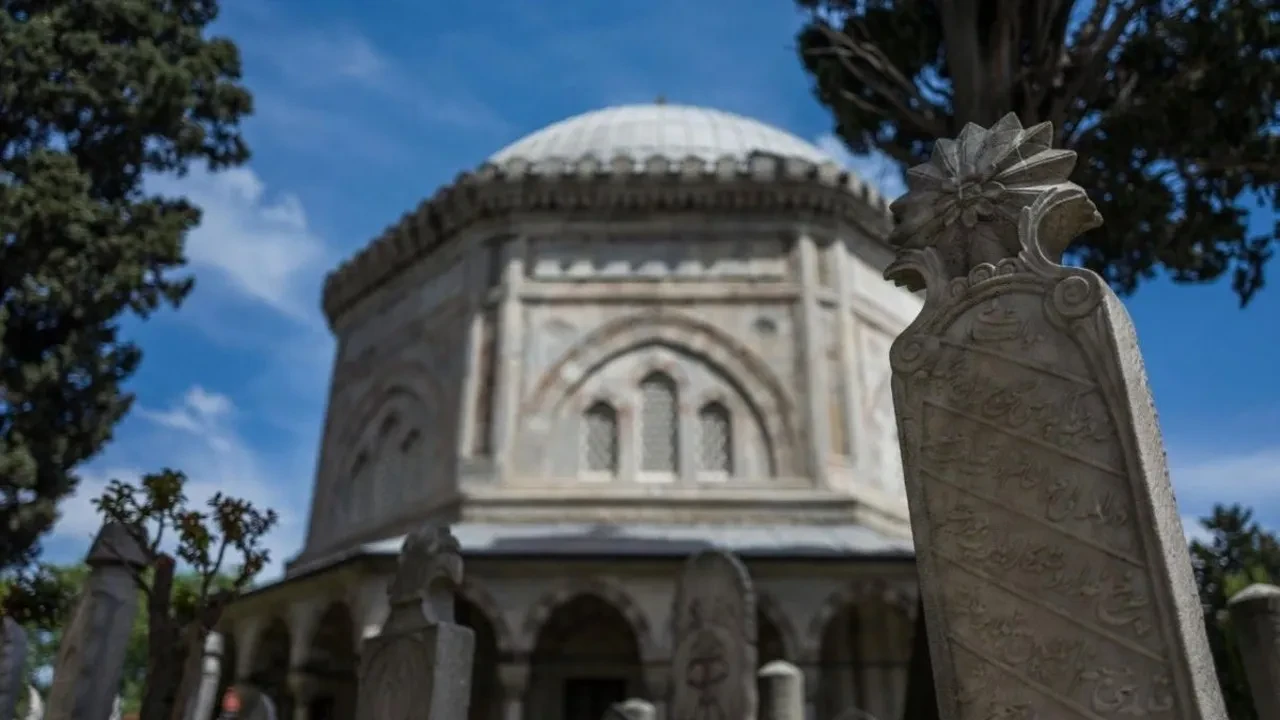 İlber Ortaylı’nın defnedileceği mezarlıkta tarih var! Bakın İlber Ortaylı’nın mezarlığı nerede olacak