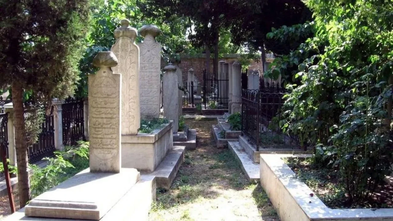 İlber Ortaylı’nın defnedileceği mezarlıkta tarih var! Bakın İlber Ortaylı’nın mezarlığı nerede olacak