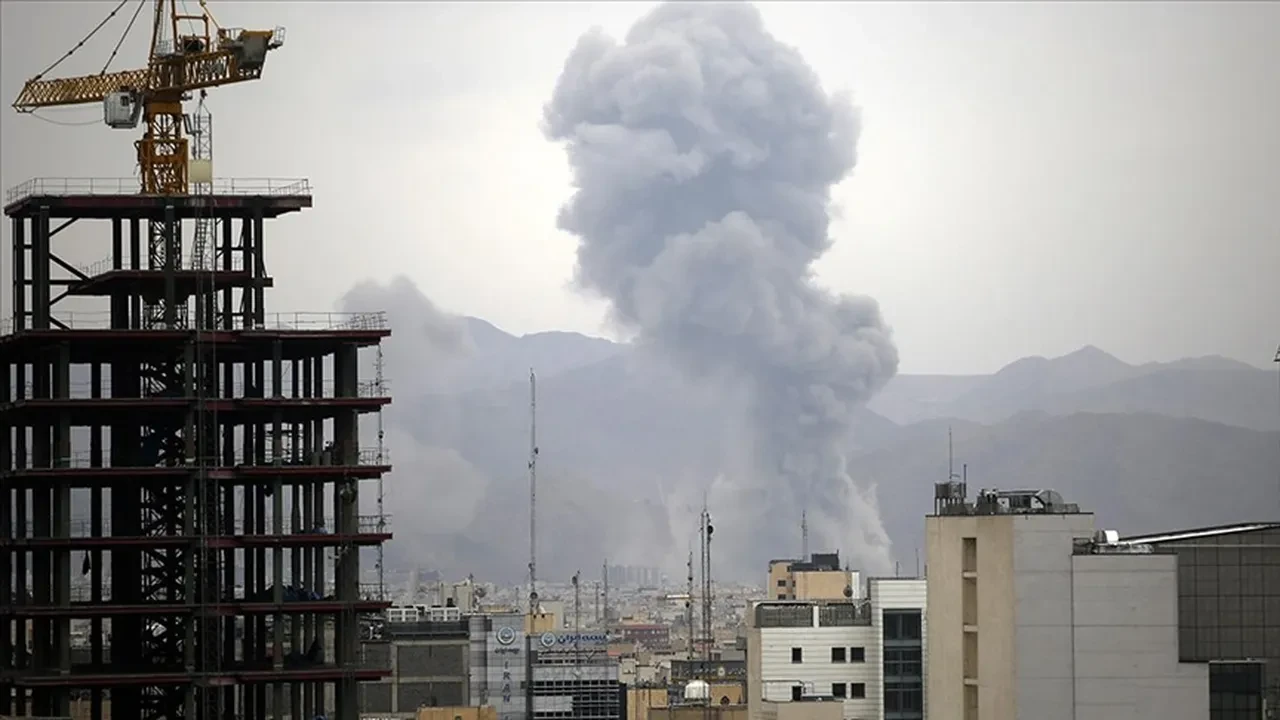 İran ordusundan misilleme kararı: Tüm ABD bankaları meşru hedefimiz olacak