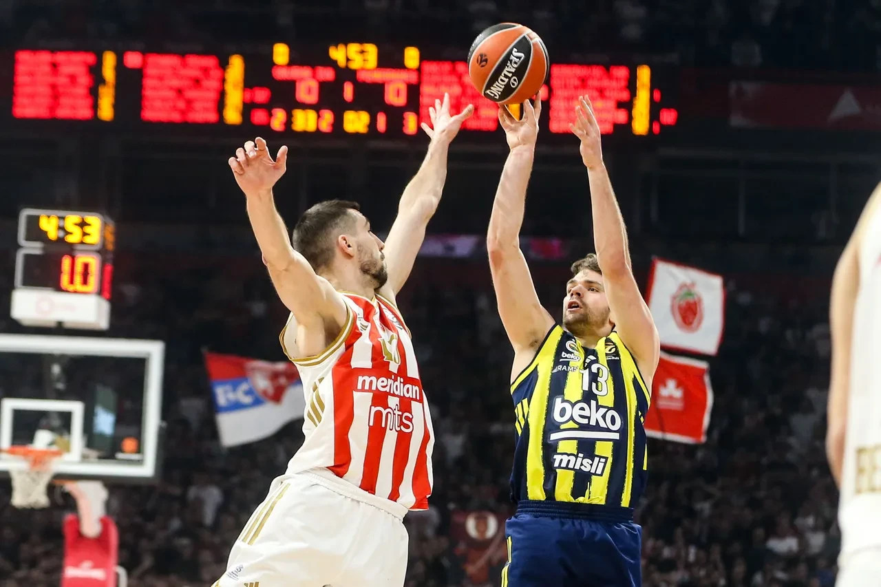 Kızılyıldız Fenerbahçe Beko maç skoru kaç kaç? 9 maçlık dev seri bitti