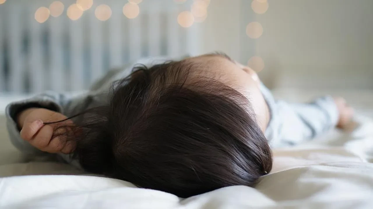 Yatak odanızda bu bitkiler varsa hemen dışarı çıkarın! Zararları saymakla bitmiyor