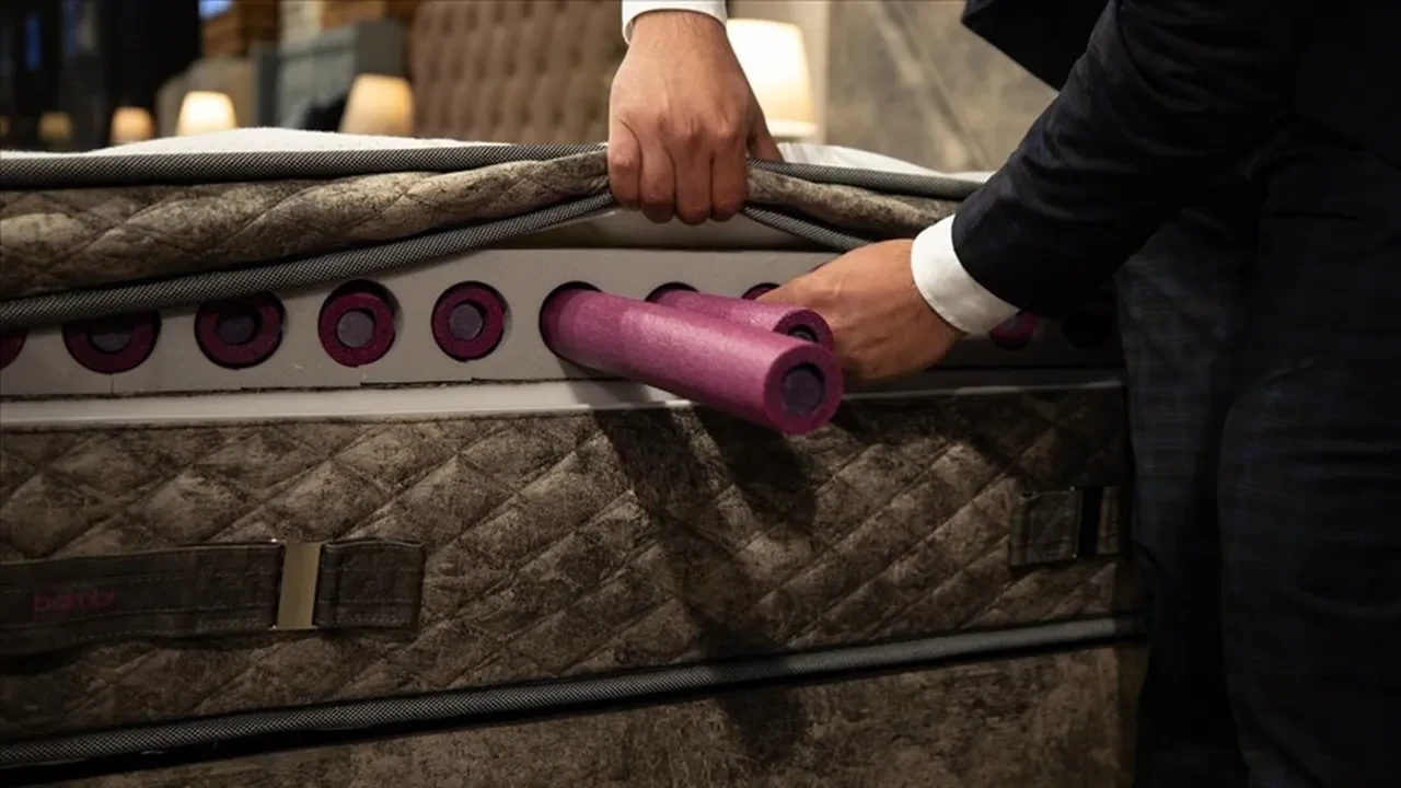 Yatak odanızda bu bitkiler varsa hemen dışarı çıkarın! Zararları saymakla bitmiyor