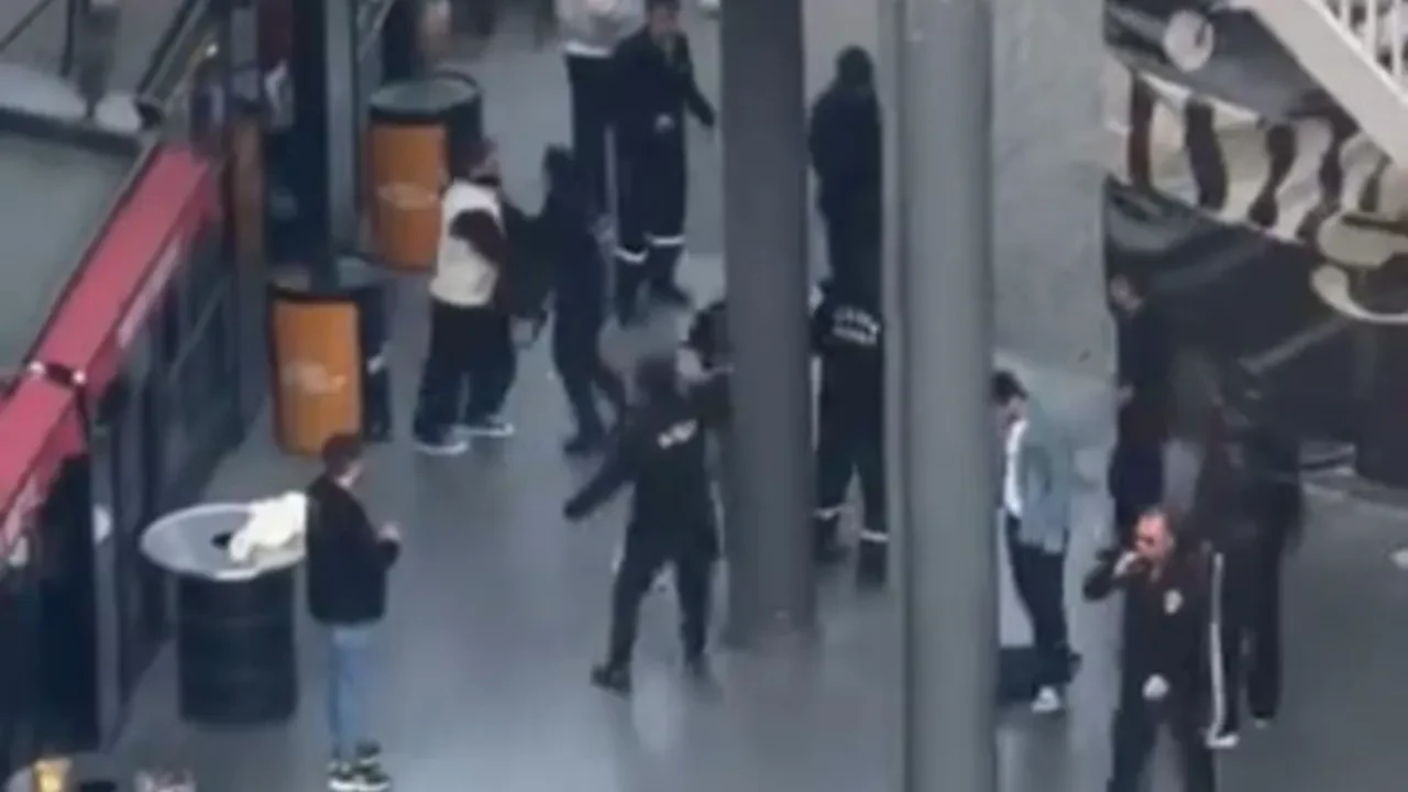 AVM'de iki grup arasında kavga! Güvenlik müdahale etti