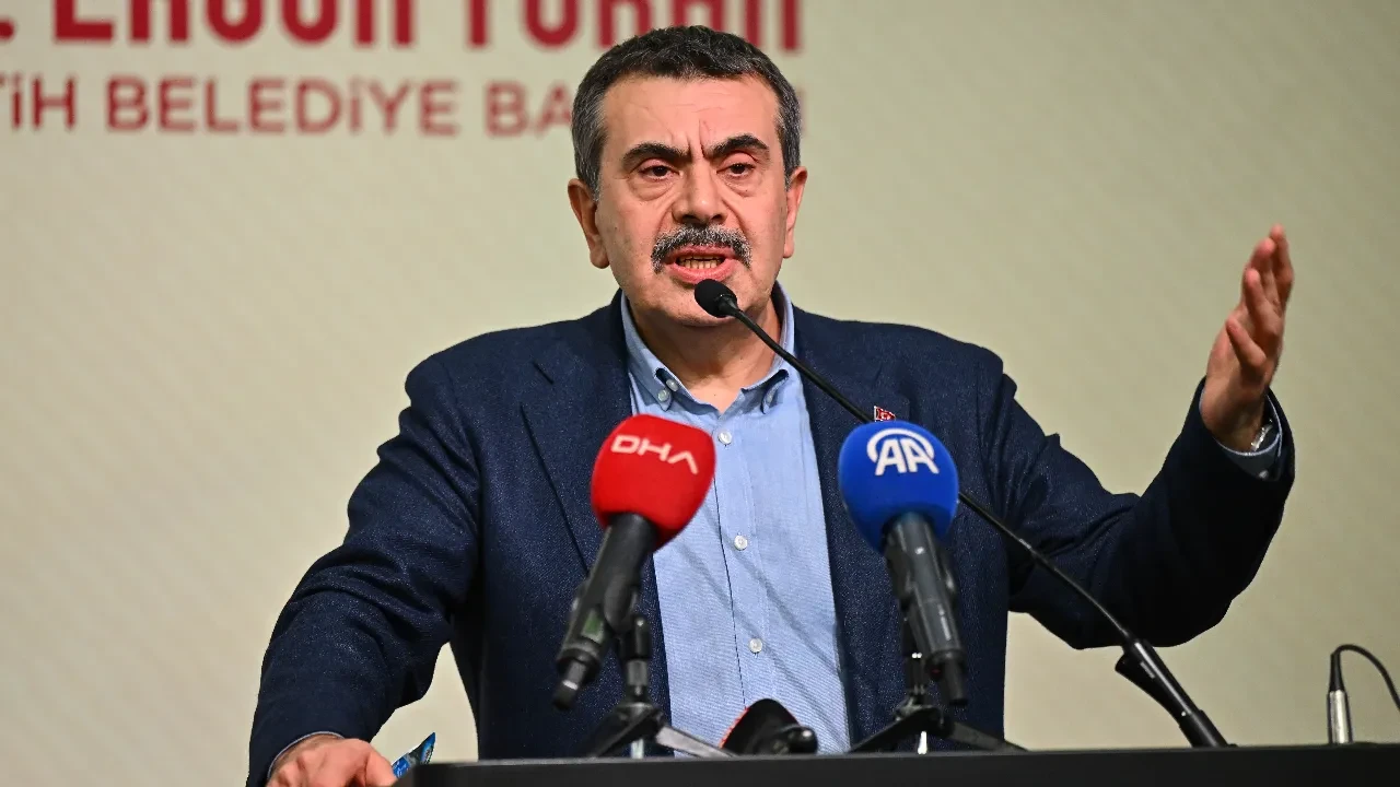 Bakan Tekin'den Özgür Özel'e kreş tepkisi: Lafı neresinden anlıyor bilmiyorum