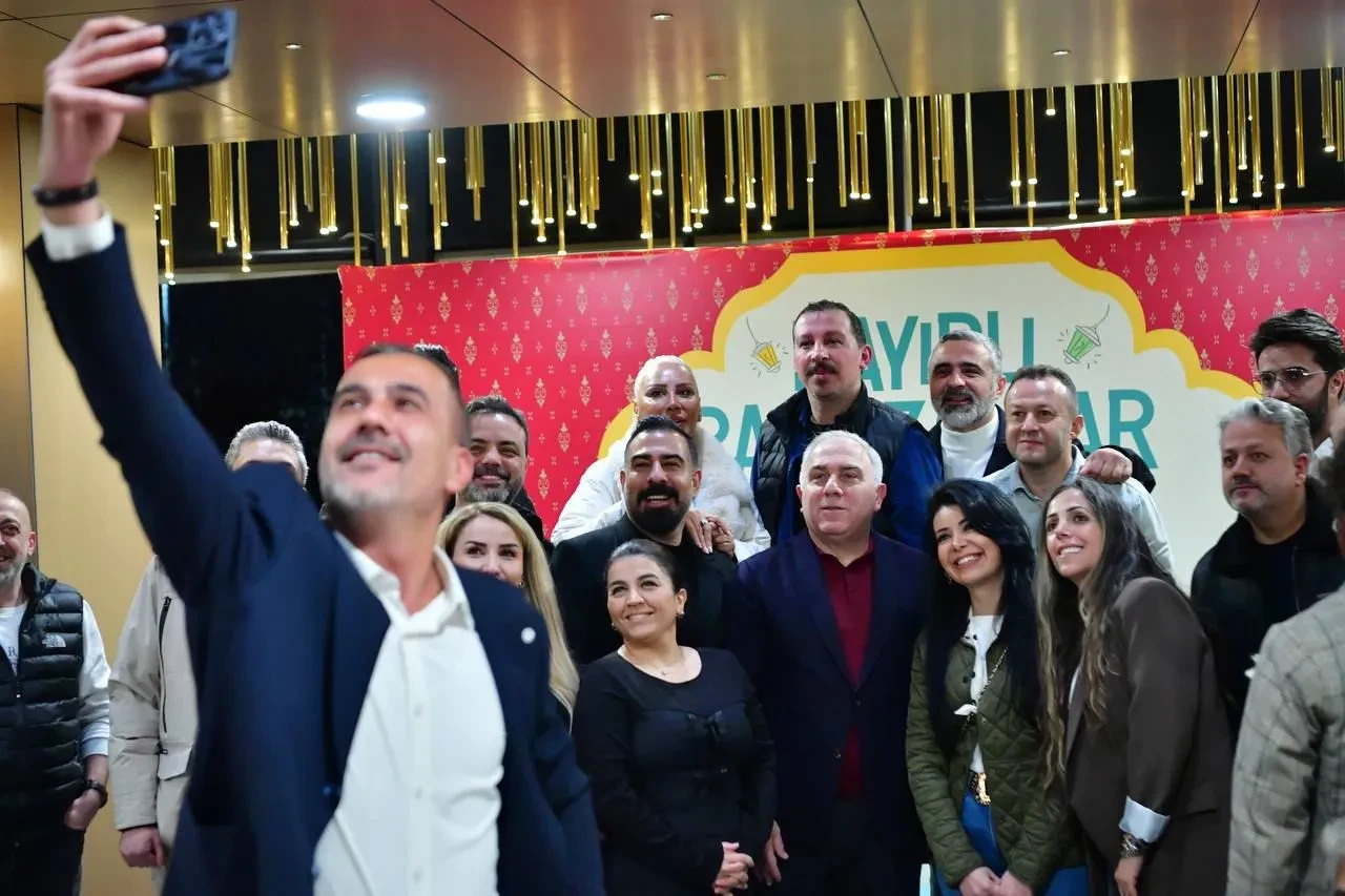 Basın mensupları Fatih Belediyesi'nin sahur sofrasında buluştu!