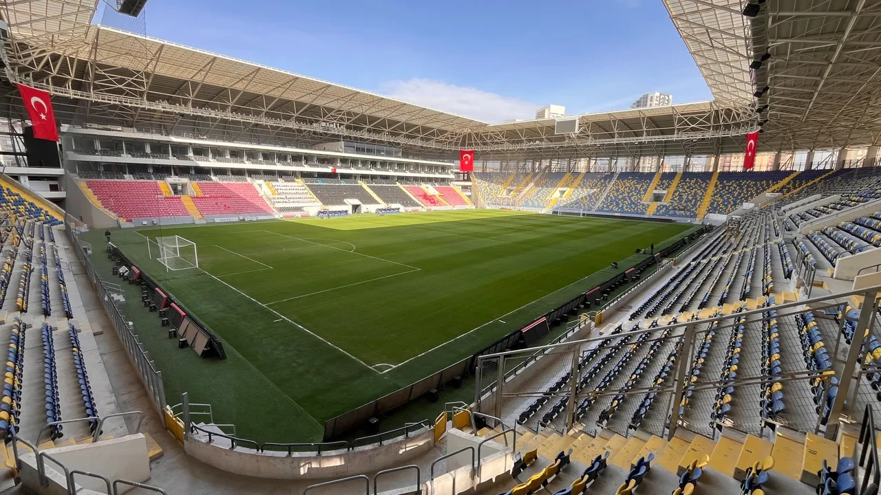 Beşiktaş Gençlerbirliği deplasmanında | SÜPER LİG CANLI MAÇ ANLATIMI