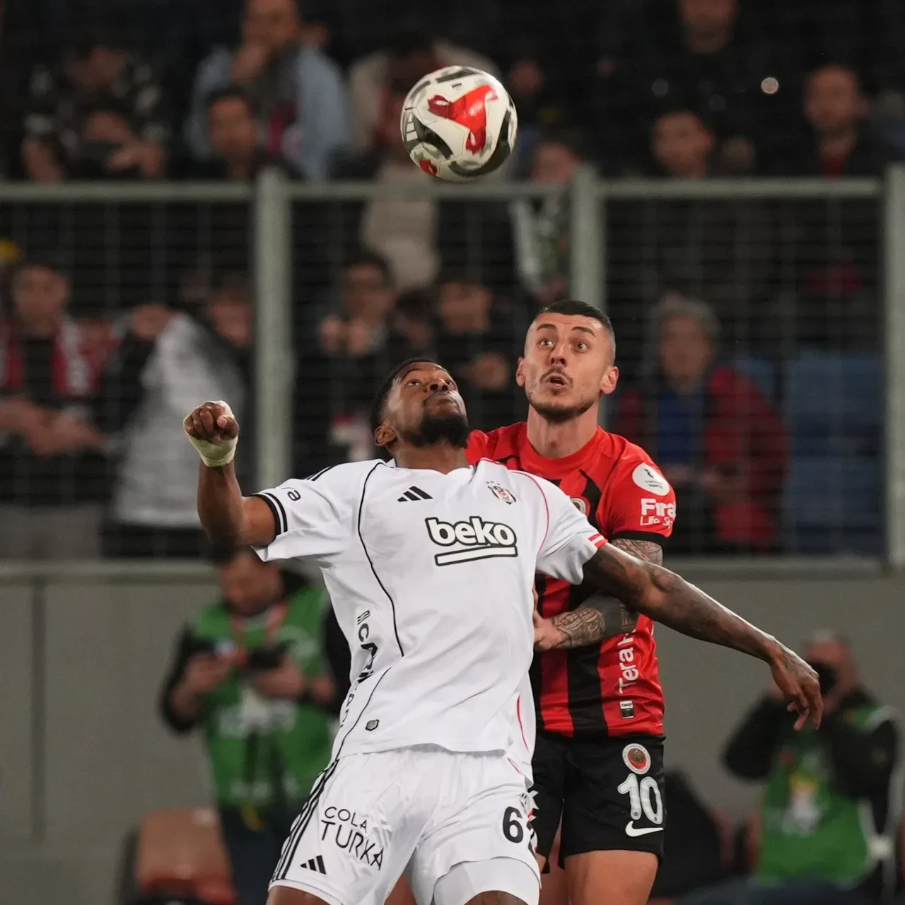 Beşiktaş Gençlerbirliği deplasmanında kazandı: Kartal Avrupa yolunda!