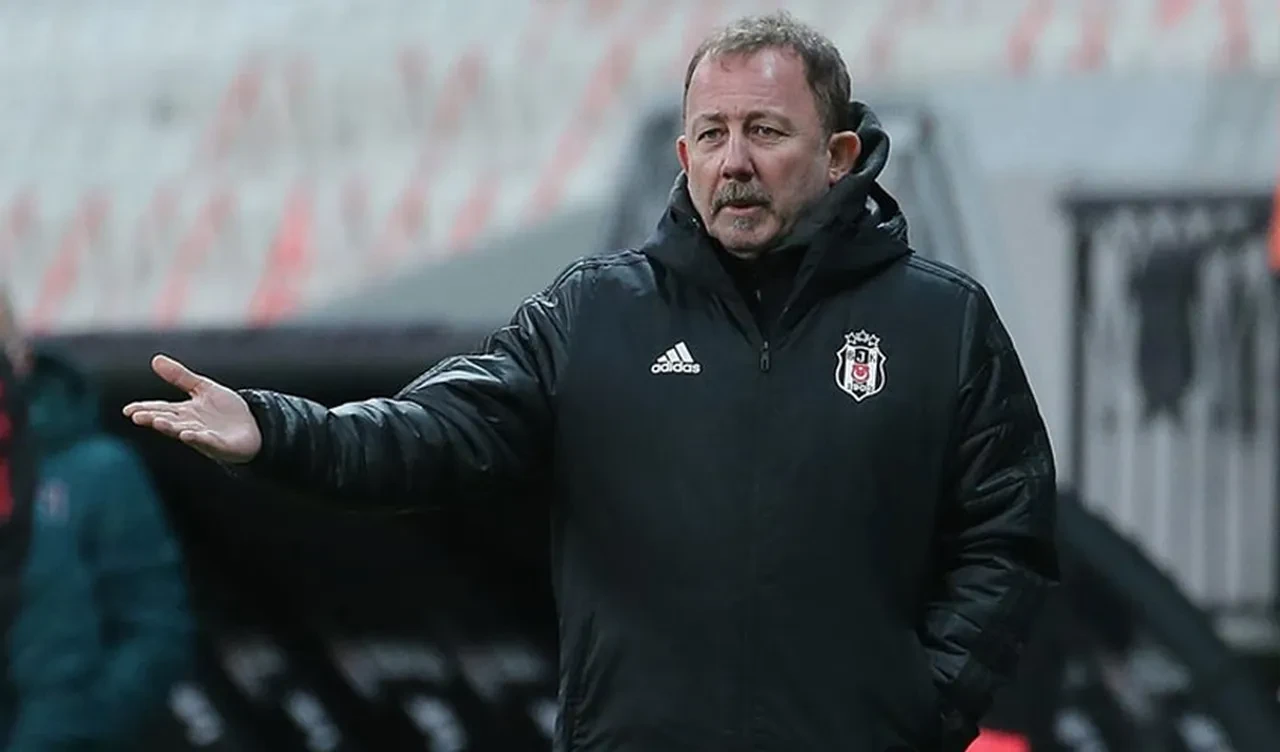 Beşiktaş’ta Sergen Yalçın’dan flaş hamle! 8 oyuncunun bileti kesildi
