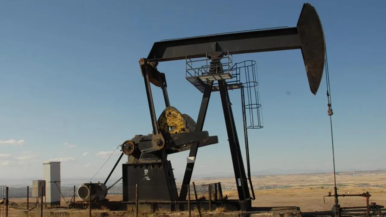 Dünyayı sarmaya başlayan petrol sıkıntısıyla ilgili Irak'ın Türkiye hamlesine IKBY'den ret