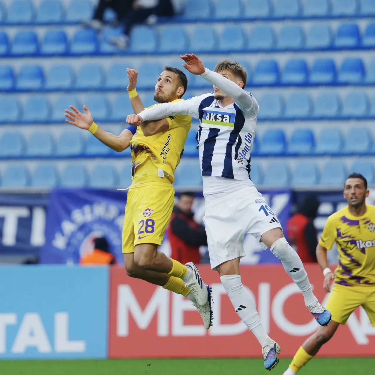 Emre Belözoğlu'ndan altın değerinde 3 puan!