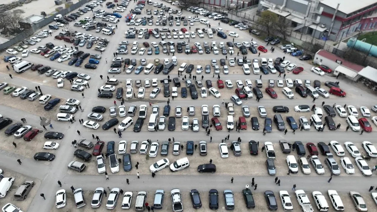İkinci el otomobil pazarında durgunluk! Piyasayı altın vurdu