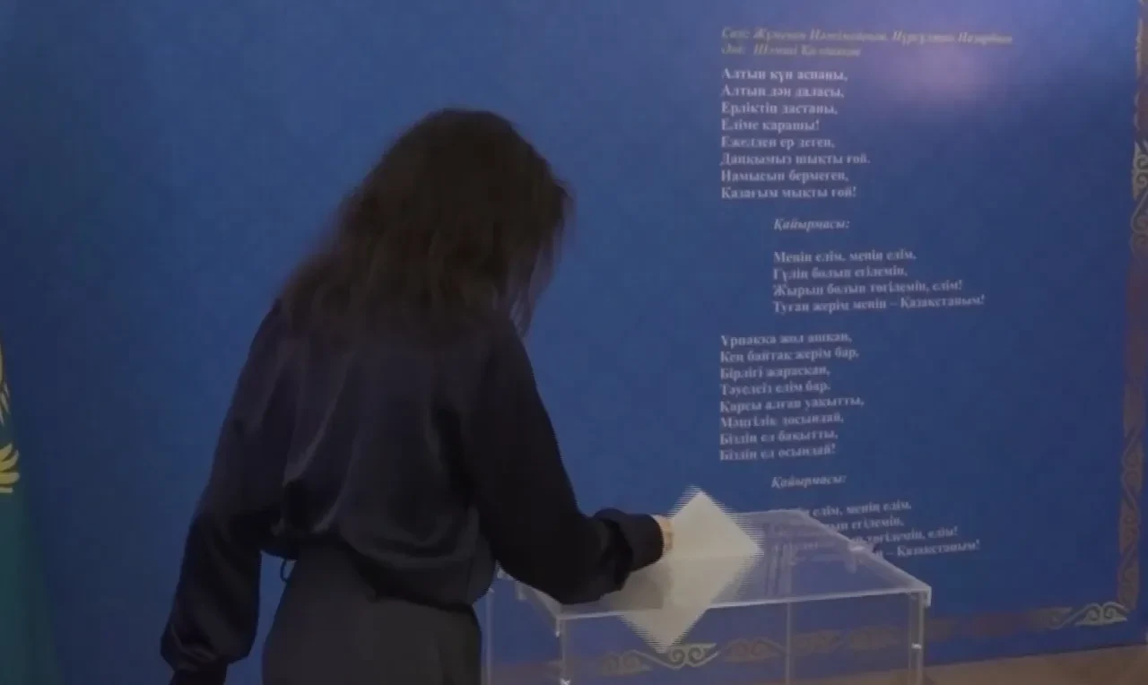 Kazakistan'da yeni anayasa için tarihi referandum! İstanbul'da da sandıklar kuruldu