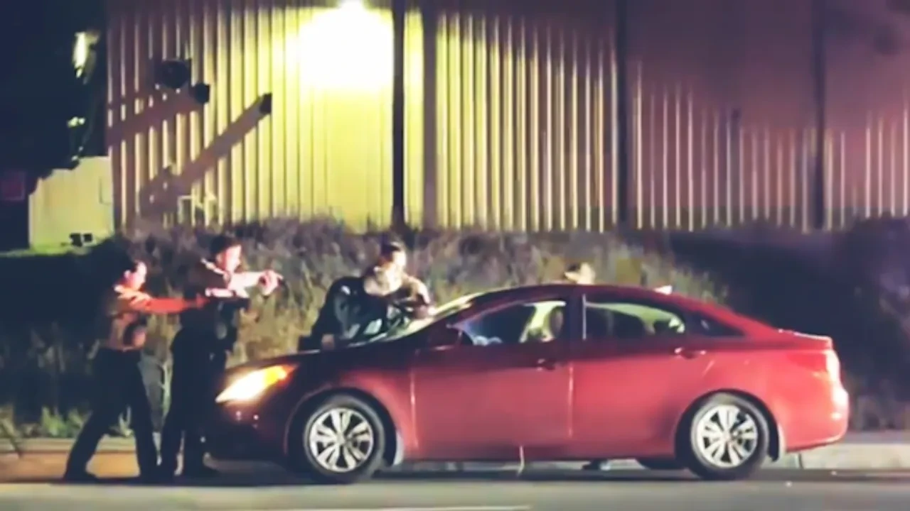 'Silah çekti' iddiasıyla kurşun yağmuru! ABD'de polislerin tartışmalı müdahalesi