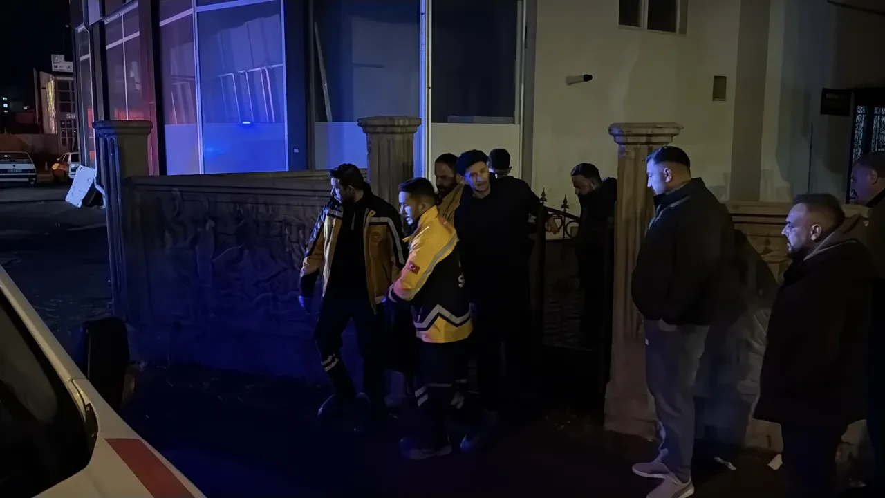 Sivas'ta 15 yaşındaki çocuk babasıyla abisini öldürüp babaannesini yaraladı