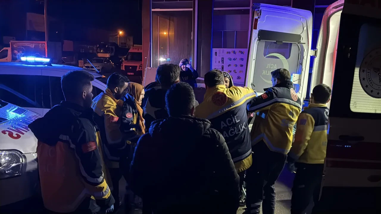 Sivas'ta 15 yaşındaki çocuk babasıyla abisini öldürüp babaannesini yaraladı