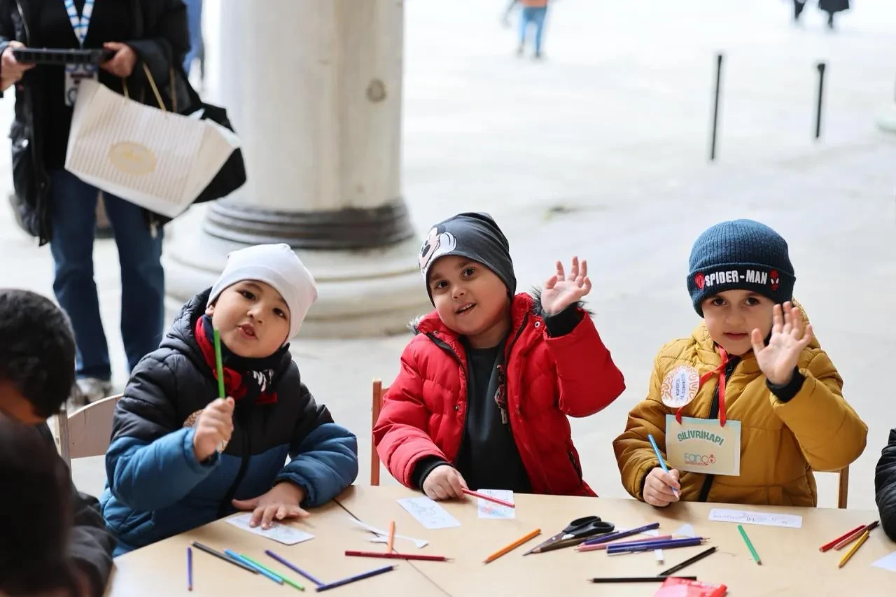 Süleymaniye’de 3 bin çocuk aynı sofrada iftar yaptı