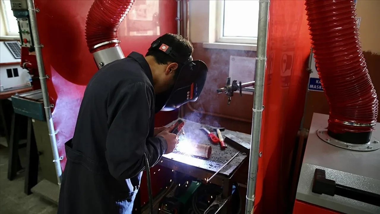 Teknik serviste arıza söyleme ücreti! Tarife avukatlarla yarışıyor 