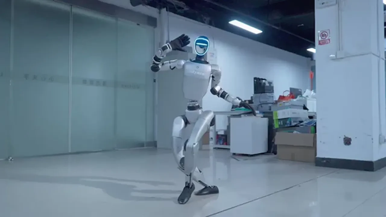 Yaşı kadını rahatsız eden robot tutuklandı