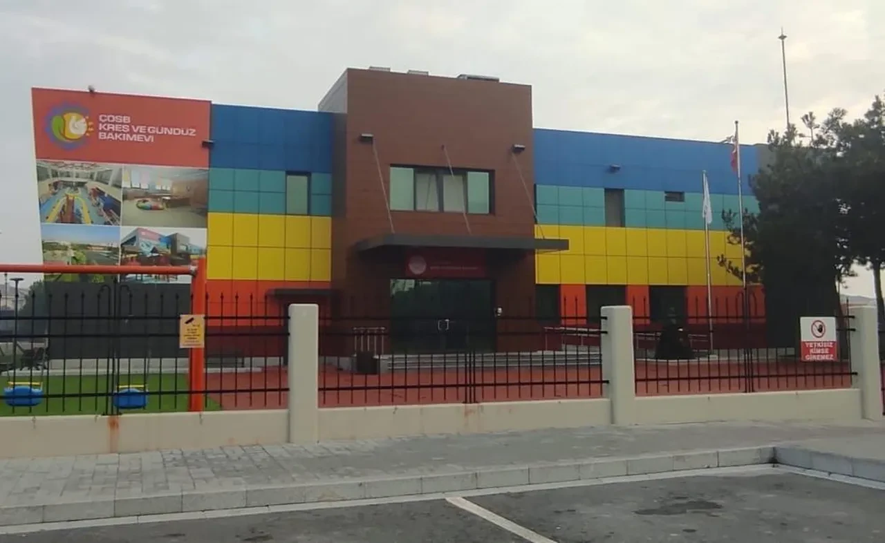 Anne, çocuğunun oyuncak bebeğine yaptığını görünce şoke oldu! Kreş dehşeti böyle ortaya çıktı: Cani öğretmenlerin cezası belli oldu