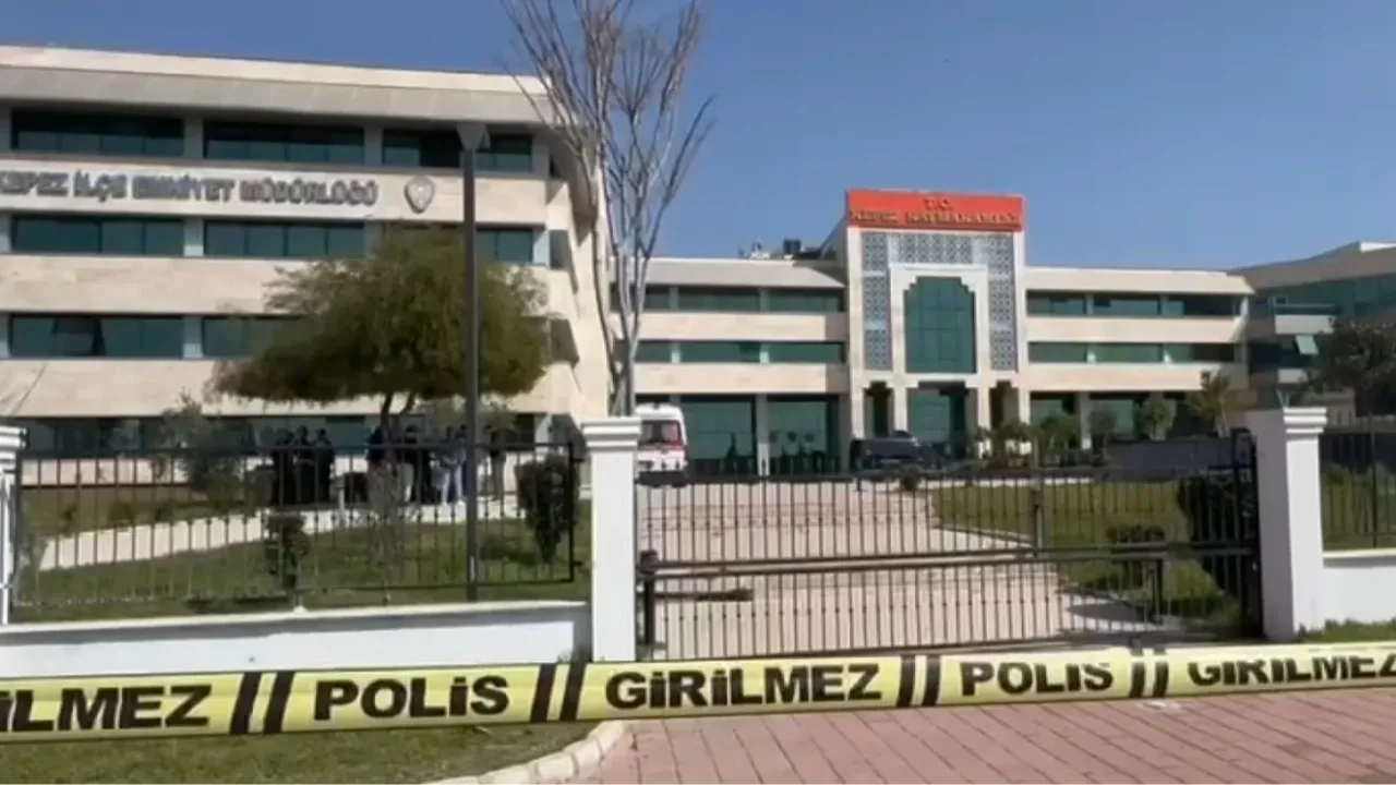 Antalya kaymakamlık binasında silah sesleri! Özel harekat polisleri sevk edildi