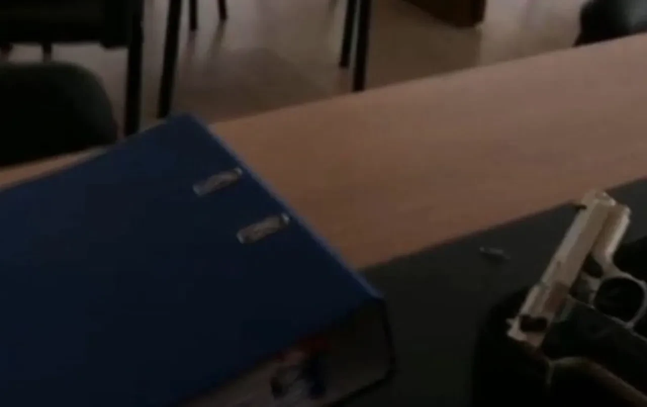 Antalya kaymakamlık binasında silah sesleri! Kendisini odaya kilitledi, 4,5 saat sonra teslim oldu