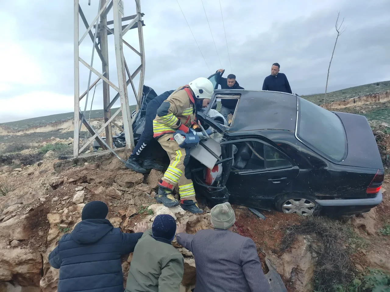 Aydınlatma direğine çarptı, hayatını kaybetti! Hatay'da feci kaza