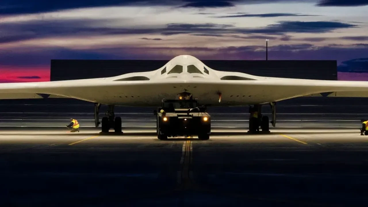 B-21 Raider ilk kez havada yakıt ikmali yaparken görüntülendi