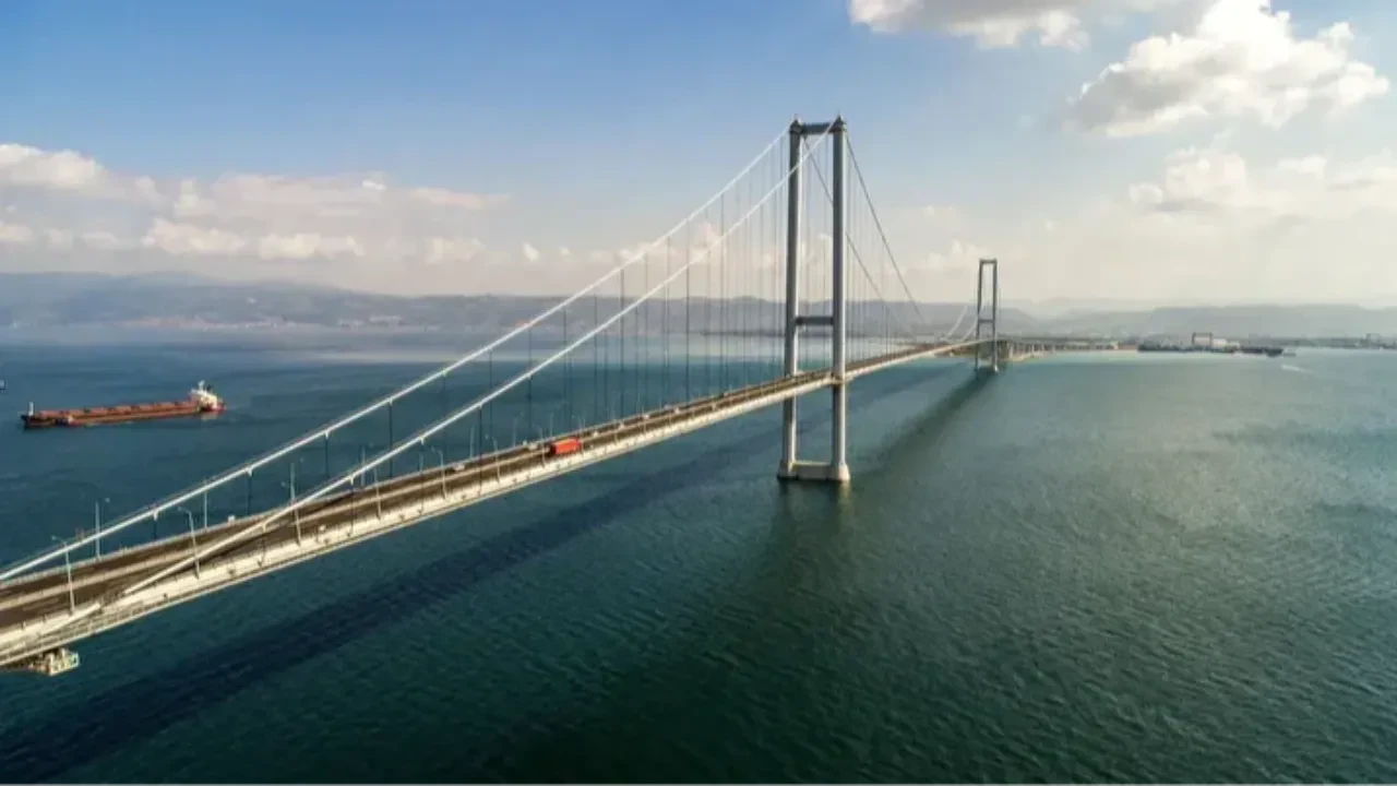 Bayramda hangi köprüler otoyollar ücretsiz arefe günü geçerli mi?