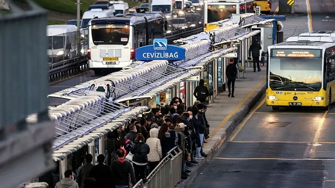 Bayramda toplu taşıma ücretsiz mi? 20-21-22 Mart metro, Marmaray, İzban, metrobüs, Ankaray bedava mı?