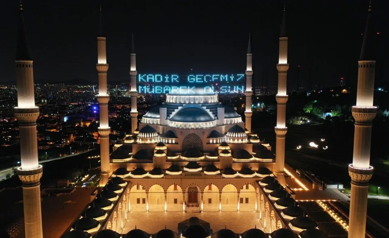 Bu gece Kadir Gecesi mi? (16 Mart) Ramazan ayının son günlerine girdik