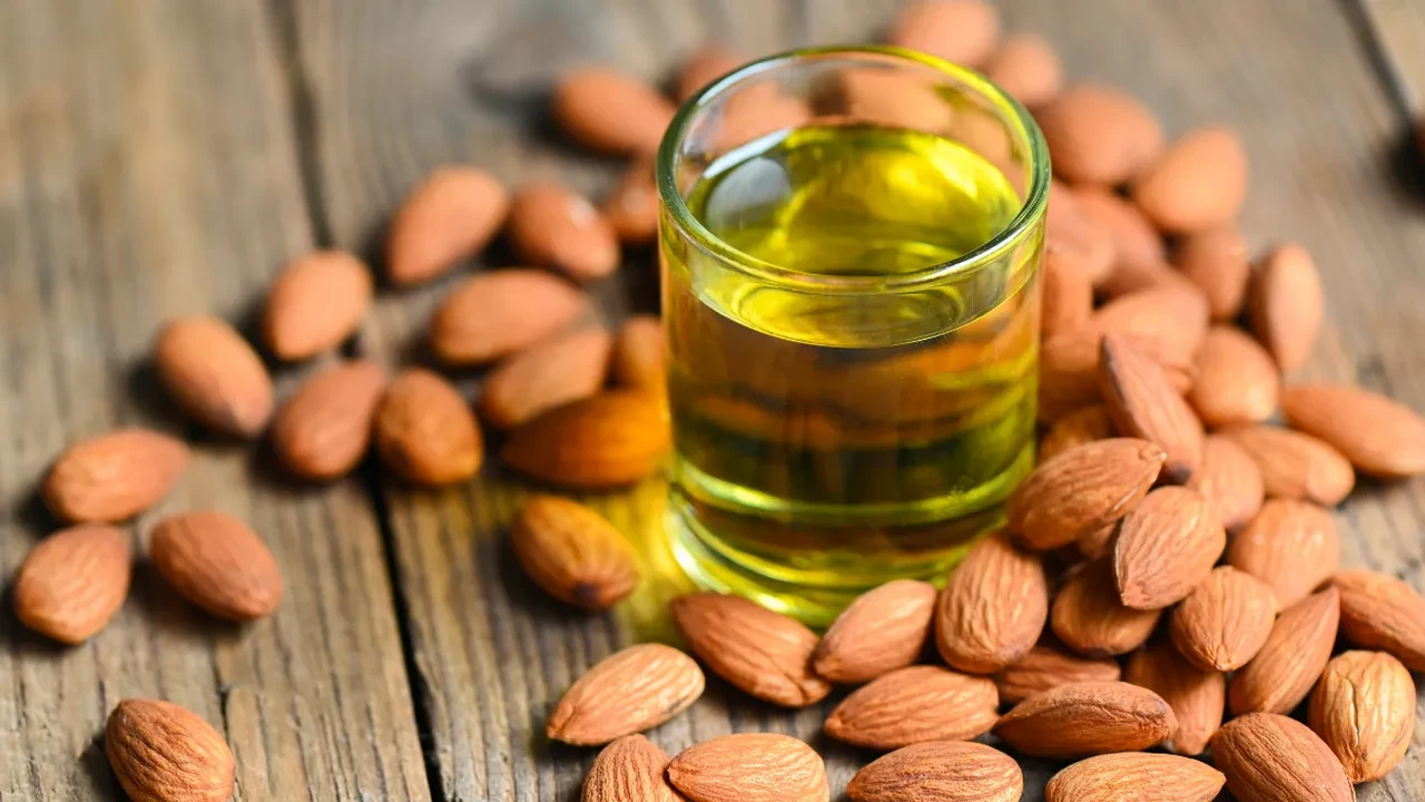 Çocuk yaşta sürün! Kıllanmayı önleyen yağ     