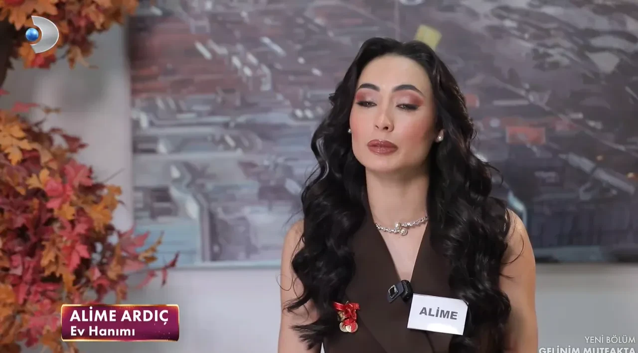 Gelinim Mutfakta'da yemeğin içinden çıkan cisim Alime'yi gözyaşlarına boğdu! Aslı Hünel'i sinirlendiren tadım yorumu