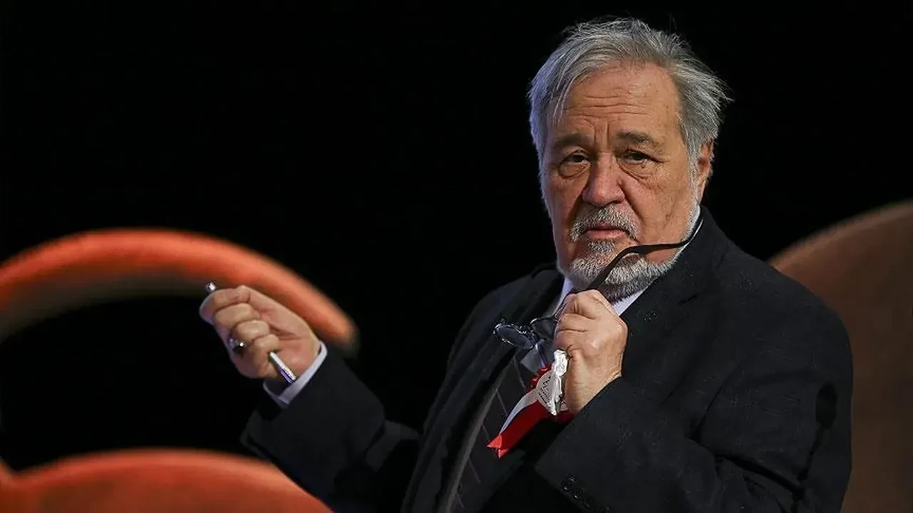 İlber Ortaylı Son Yolculuğuna Uğurlanıyor: Galatasaray Üniversitesi'nde Tören