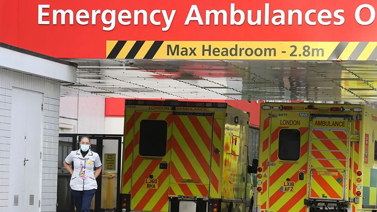 İngiltere'de menenjit salgını alarmı: 2 kişi hayatını kaybetti